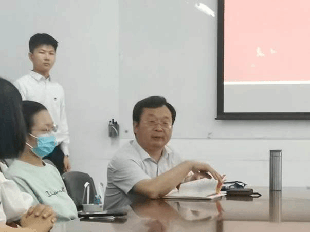 王伟老师讲话 王伟老师讲话